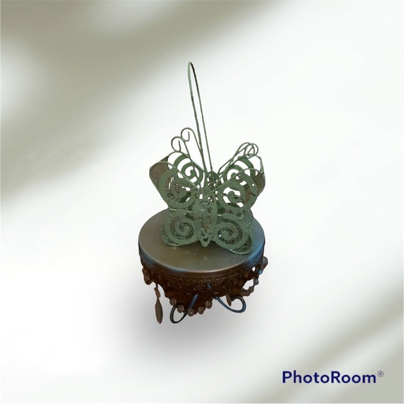 Butterfly Basket - Picture 1 of 3